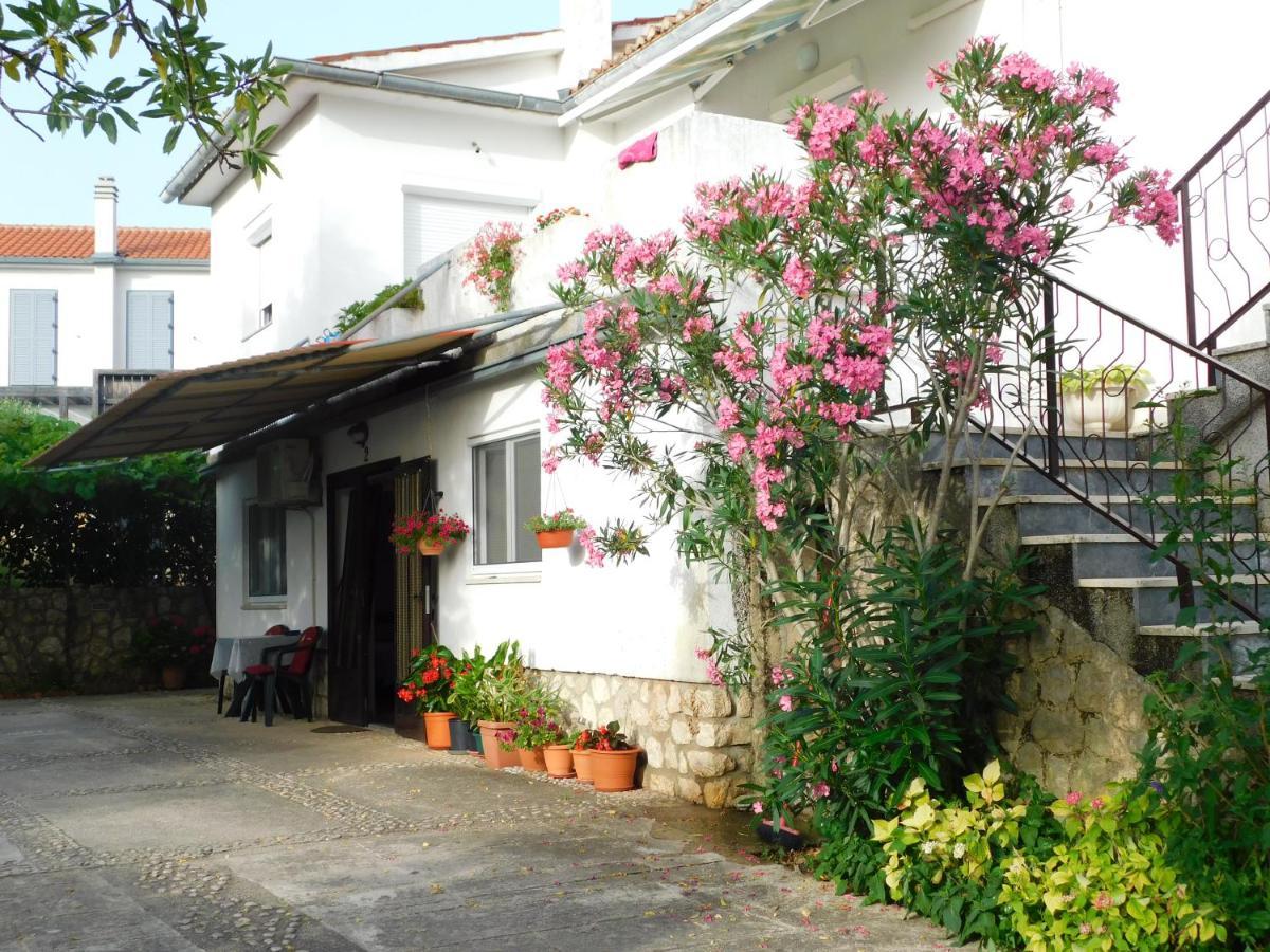 Apartments Marica Krk Town Esterno foto