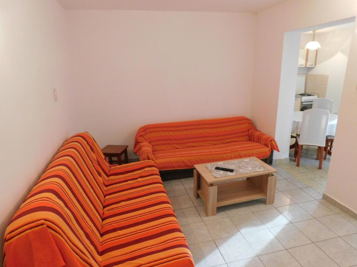 Apartments Marica Krk Town Esterno foto