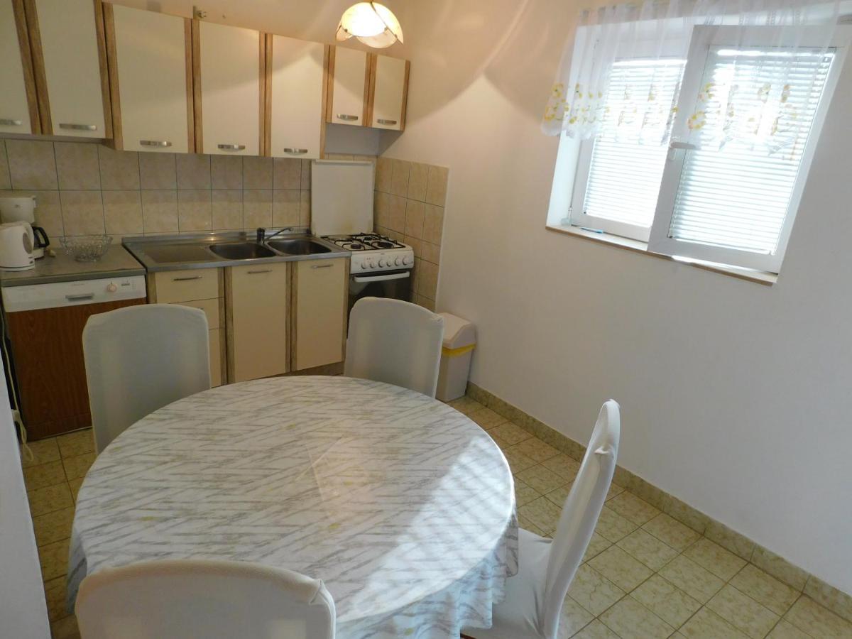Apartments Marica Krk Town Esterno foto