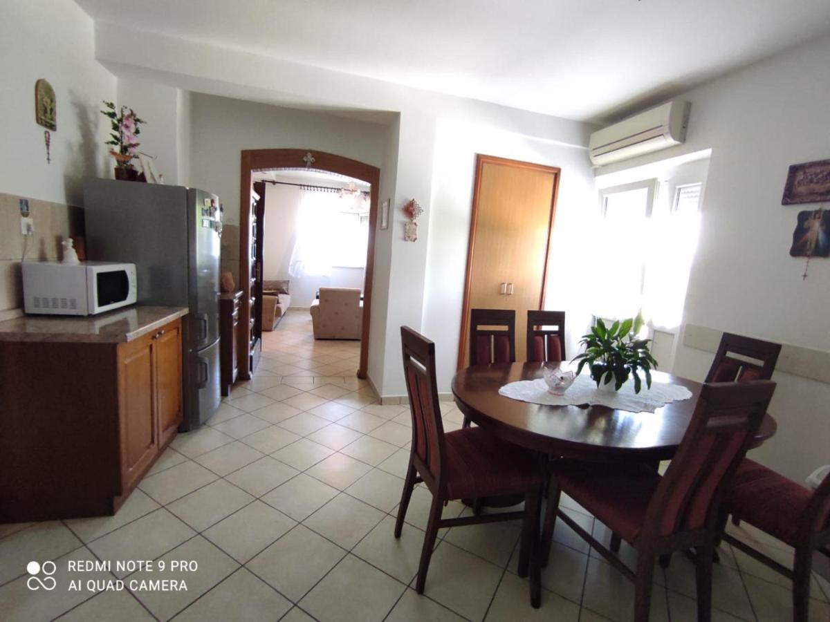 Apartments Marica Krk Town Esterno foto