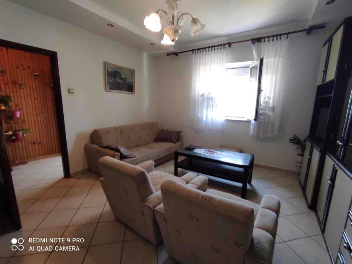 Apartments Marica Krk Town Esterno foto